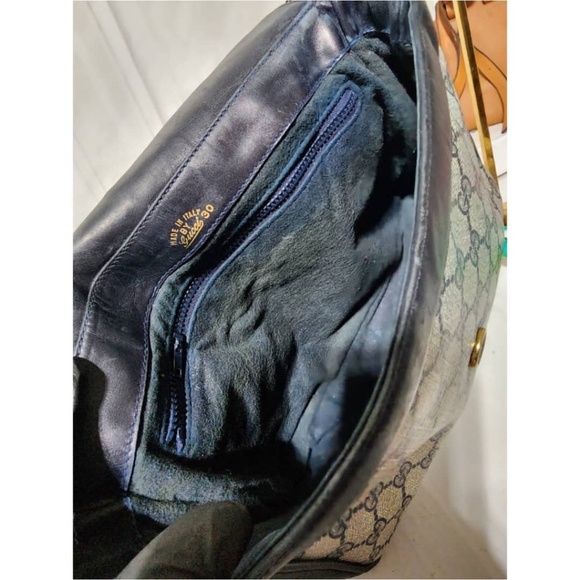 Gucci Black and Cream Monogram Shoulder Bag - Picture 10 of 16